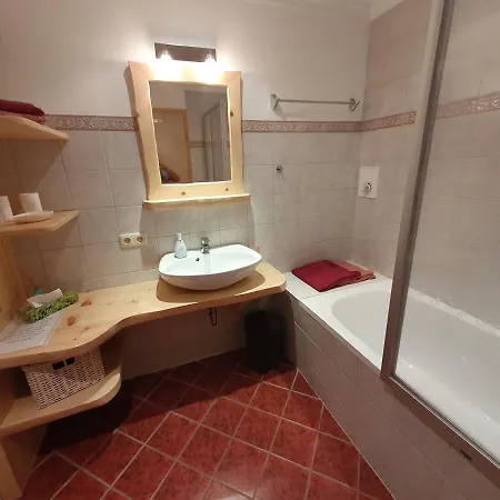 Waldhaeusl Apartment